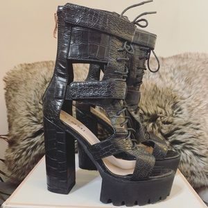 Sexy croc platform sandal booties!